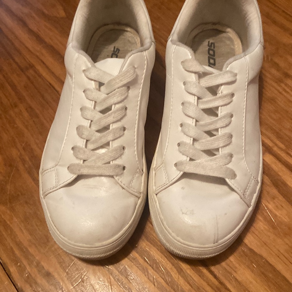 Soda White sneakers